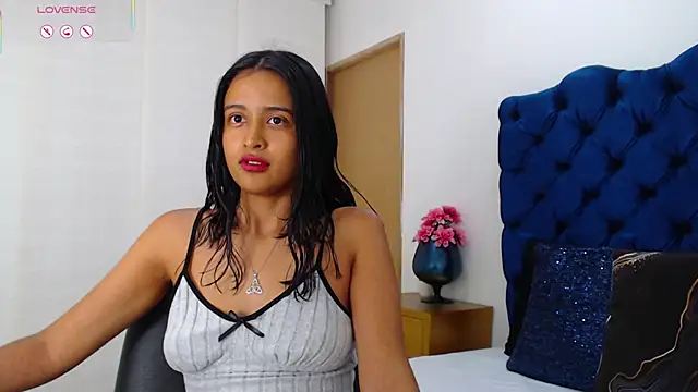 Snapshot of Lili666_ chatting on June 2026 03:31:01 AM Lili666 online show from June 2026 03:31:01 AM