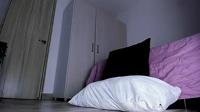 Skarleth69 online show from September 2025 01:53:01 AM