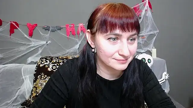 NinaFlawlees online show from October 2025 12:16:01 PM