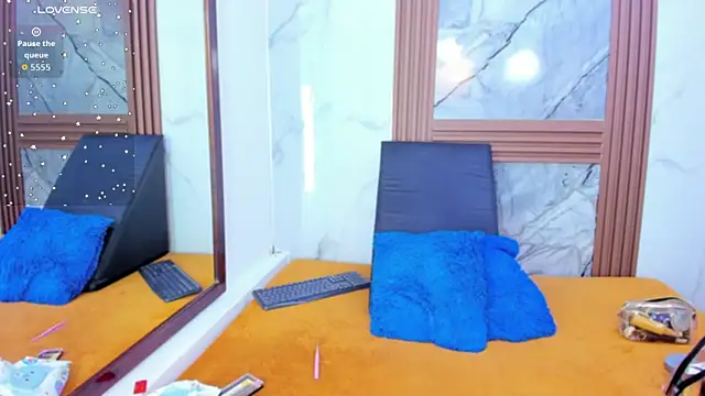 HannyMansonh online show from December 2025 03:56:02 AM