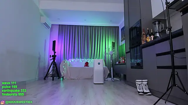 nikkisweetie online show from January 2025 10:11:01 AM