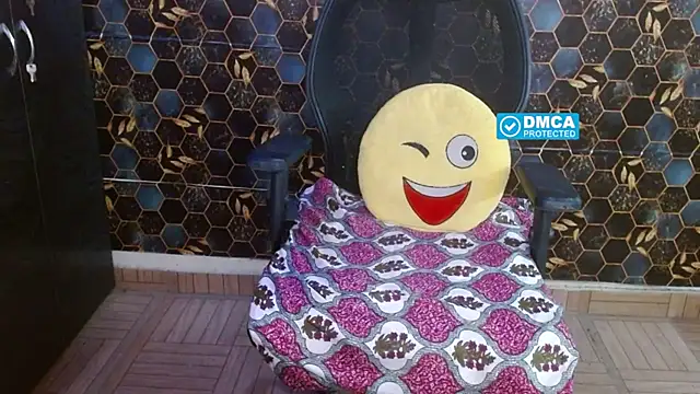 Snapshot of KinderrJoy chatting on May 2026 05:45:02 AM KinderrJoy online show from May 2026 05:45:02 AM