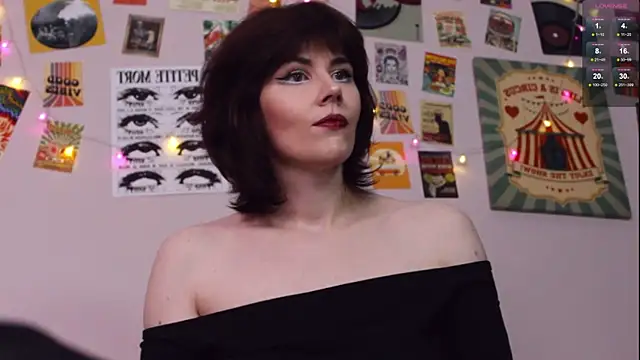 Luna Blake online show from April 2026 01:53:01 PM