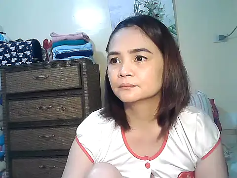 Kisses-13 online show from April 2026 01:54:02 PM