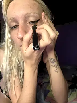 bunnydark00 online show from November 2025 10:08:02 PM