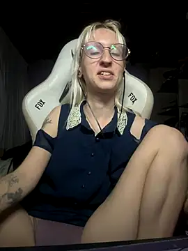 bunnydark00 online show from November 2025 03:16:02 AM