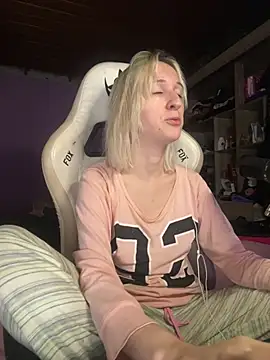 Snapshot of bunnydark00 chatting on June 2026 04:54:02 AM bunnydark00 online show from June 2026 04:54:02 AM