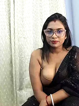 Queen Dolly online show from September 2025 06:02:01 PM