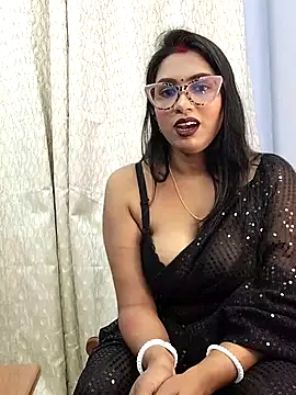 Queen Dolly online show from October 2025 05:54:02 PM