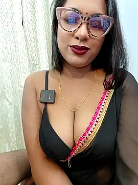 Queen Dolly online show from March 2026 05:41:02 PM