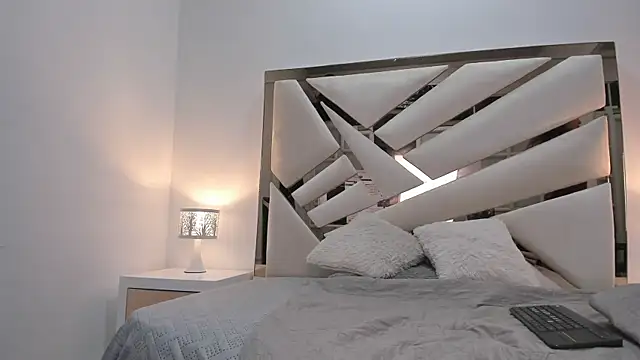 Naughty  Mom online show from February 2025 08:59:02 AM