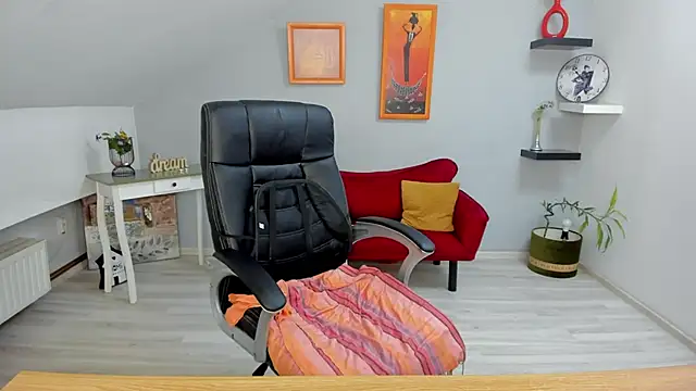 Snapshot of LollaGirl chatting on January 2025 04:25:01 AM LollaGirl online show from January 2025 04:25:01 AM