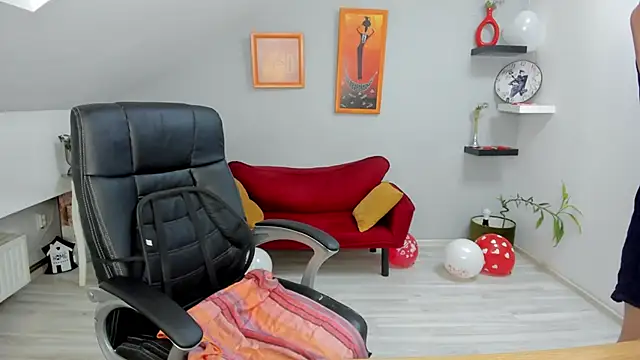 Snapshot of LollaGirl chatting on February 2025 04:26:01 AM LollaGirl online show from February 2025 04:26:01 AM