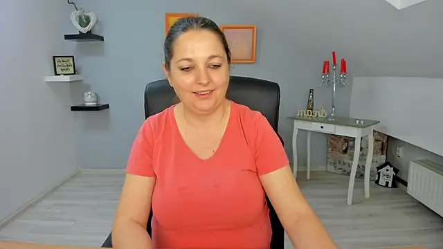 Snapshot of LollaGirl chatting on March 2025 04:10:01 AM LollaGirl online show from March 2025 04:10:01 AM