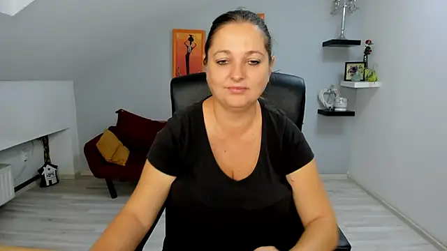 Snapshot of LollaGirl chatting on September 2025 03:21:01 AM LollaGirl online show from September 2025 03:21:01 AM