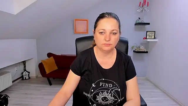 LollaGirl online show from April 2026 03:24:02 AM