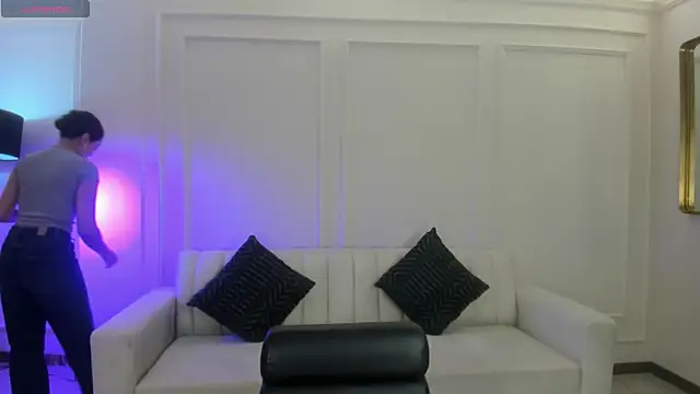 RossieRhoades online show from October 2025 01:47:02 PM