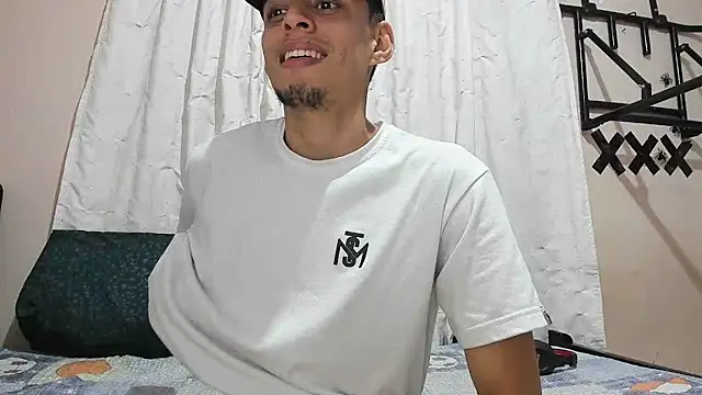 davidlatin66 online show from March 2026 08:48:02 PM