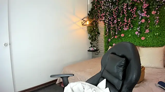 SarahDeyvis online show from December 2025 01:17:04 PM