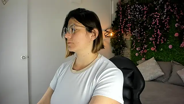 SarahDeyvis online show from January 2026 02:22:02 PM