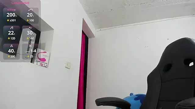 Snapshot of susy_bigboobs chatting on December 2024 08:38:02 AM susy bigboobs online show from December 2024 08:38:02 AM