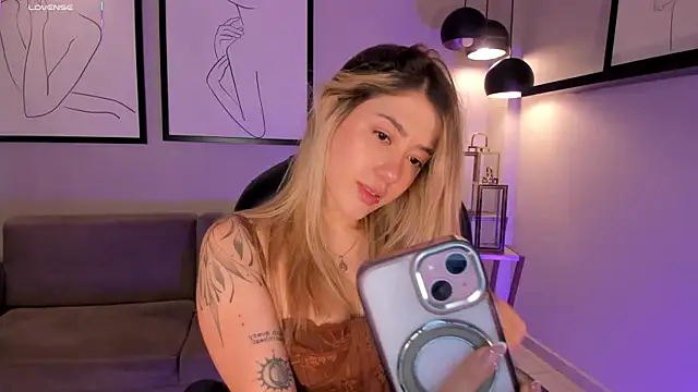 EveBensonX online show from January 2026 12:40:02 PM