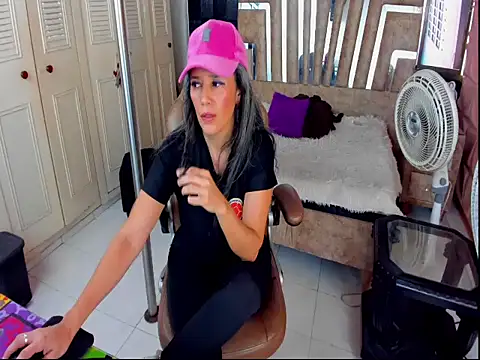 Snapshot of cute_sassy chatting on September 2025 04:39:01 PM cute sassy online show from September 2025 04:39:01 PM