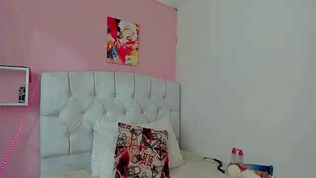 18candys online show from October 2025 09:23:02 PM