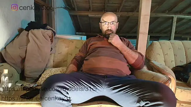 masculine bear daddy online show from January 2026 05:29:02 PM