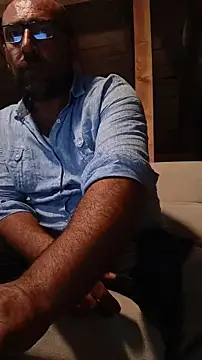 Snapshot of masculine_bear_daddy chatting on June 2026 07:29:01 PM masculine bear daddy online show from June 2026 07:29:01 PM