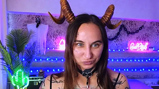 Cool Freak  online show from September 2025 10:27:01 AM