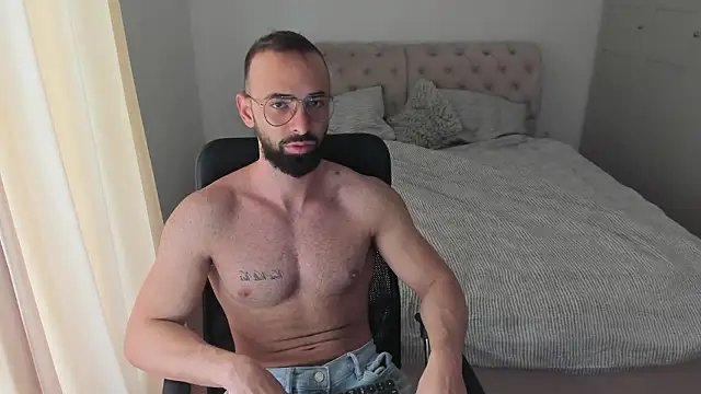 MichaelMasterss online show from February 2026 10:41:01 AM