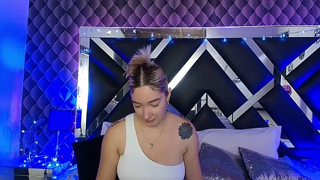 victoriaa lee  online show from April 2026 07:52:02 PM