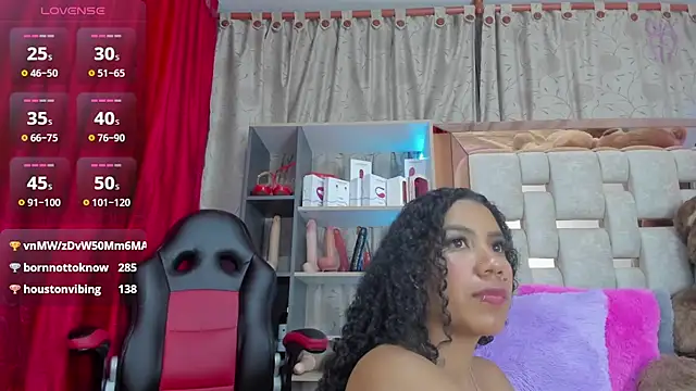 Snapshot of serena_willow chatting on December 2024 08:44:02 AM serena willow online show from December 2024 08:44:02 AM