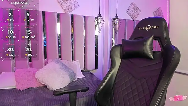 Mia damm online show from October 2025 11:43:01 PM