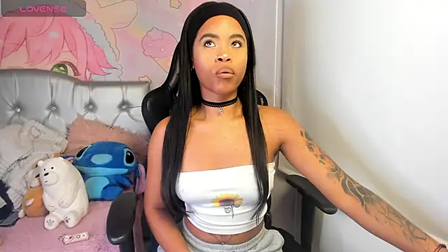 Mia damm online show from November 2025 05:18:02 AM