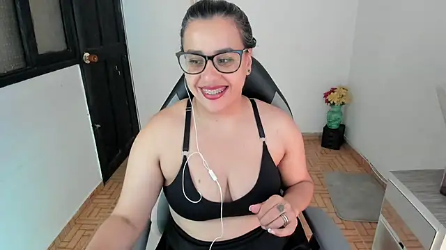 Snapshot of smile_sweetpao chatting on March 2025 06:38:02 AM smile sweetpao online show from March 2025 06:38:02 AM