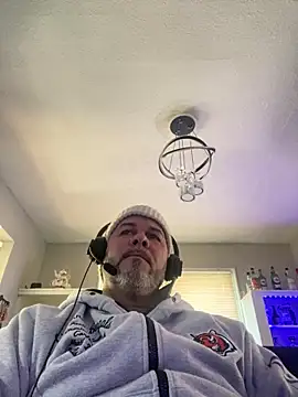 Cristian-Brayan online show from February 2026 06:11:01 PM