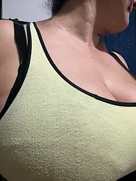 gabiTetas online show from April 2026 09:01:01 PM