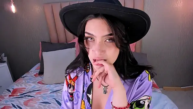 Alexa Thaylor  online show from January 2025 08:21:02 PM