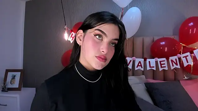 Alexa Thaylor  online show from February 2025 05:15:01 PM