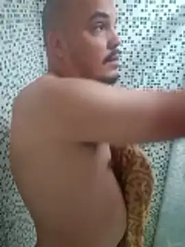 RobertoBuzios22 online show from January 2025 10:34:02 PM