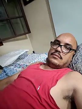 RobertoBuzios22 online show from March 2025 09:27:01 PM