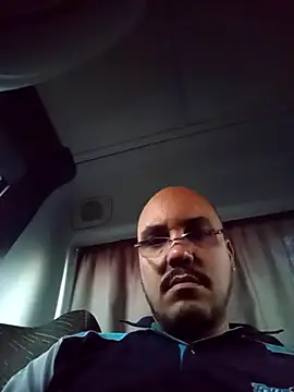 RobertoBuzios22 online show from November 2025 09:03:02 PM