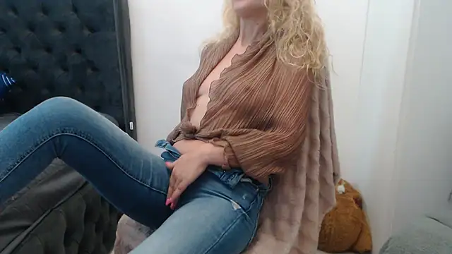 mesexylady34 online show from July 2026 03:18:02 PM