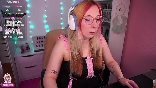 JustKerry online show from November 2025 09:43:01 AM