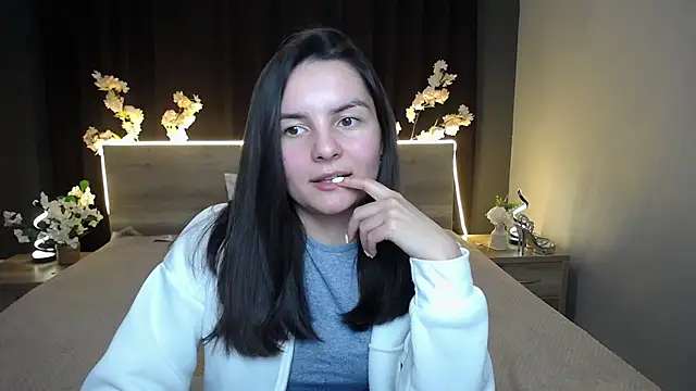 JasmineAsha online show from April 2026 08:42:02 PM