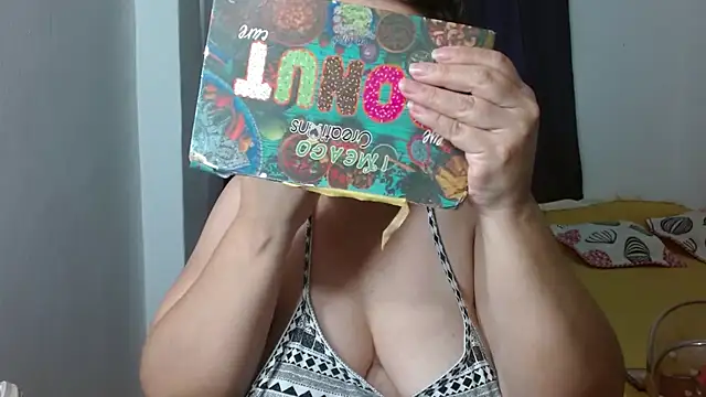 Snapshot of Victoriaevans1 chatting on February 2025 04:22:02 PM Victoriaevans1 online show from February 2025 04:22:02 PM