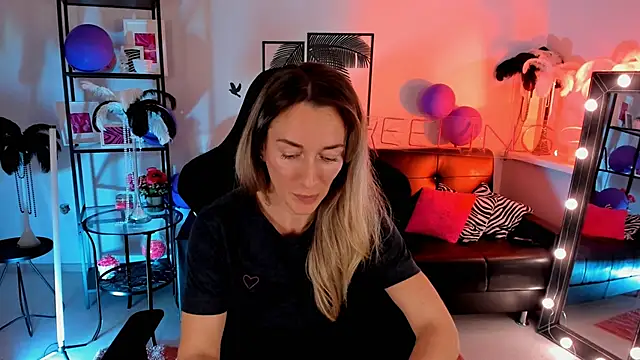 RebeccaMartinez online show from December 2024 10:53:02 AM
