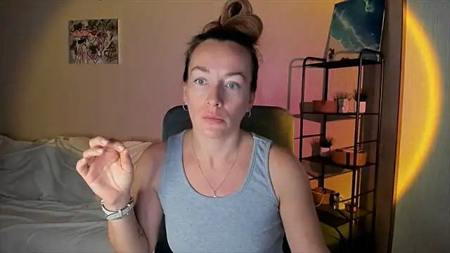 RebeccaMartinez online show from October 2025 10:45:01 AM